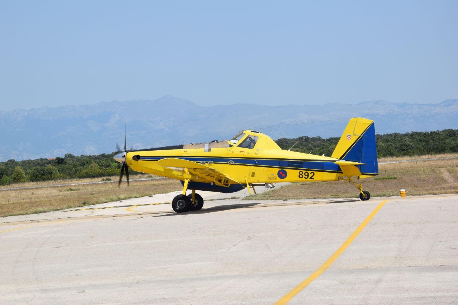 https://www.morh.hr/wp-content/gallery/piloti-canadaira-i-airtractora-u-filmu-o-buri/piloti_14072017_10.jpg