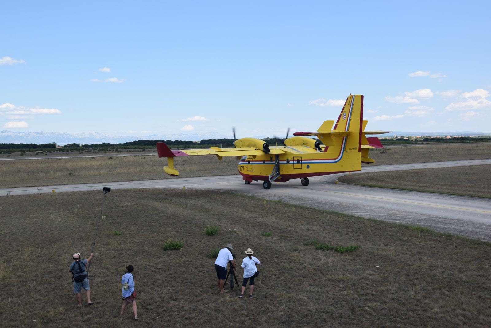 https://www.morh.hr/wp-content/gallery/piloti-canadaira-i-airtractora-u-filmu-o-buri/piloti_14072017_4.jpg