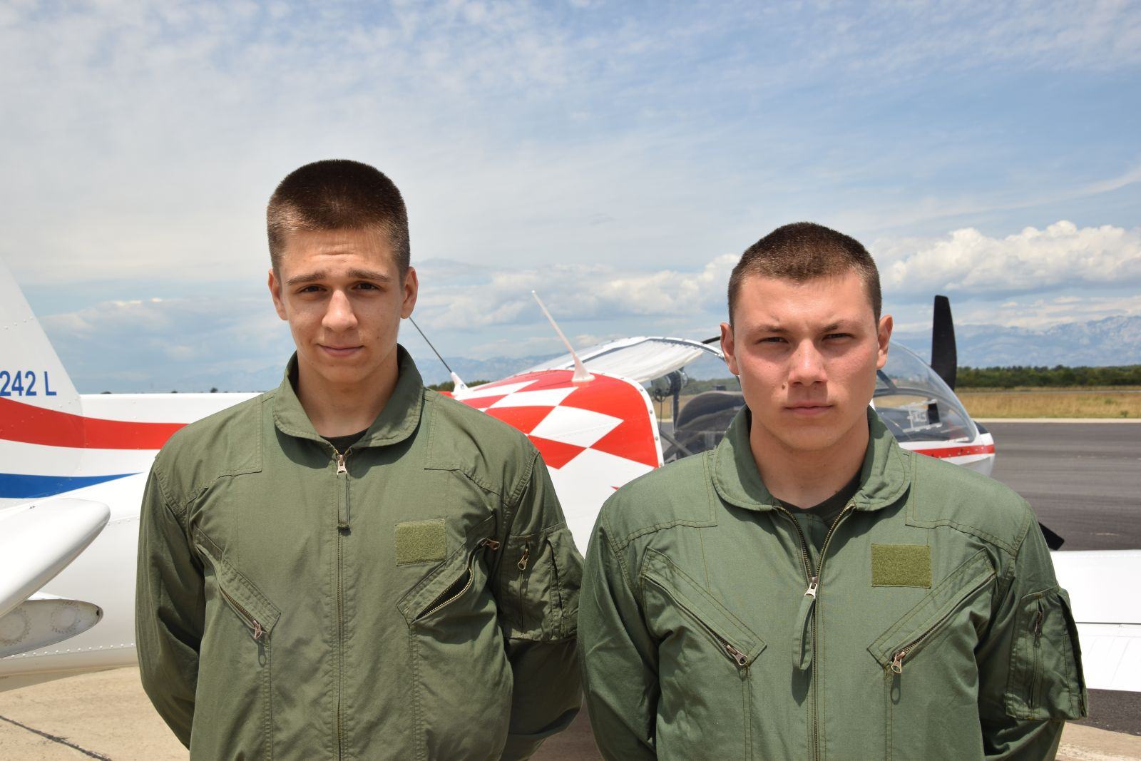 https://www.morh.hr/wp-content/gallery/pocelo-selekcijsko-letenje-novog-narastaja-vojnih-pilota/selekcijsko_letenje_vojni_pilot_12072019_13.jpg