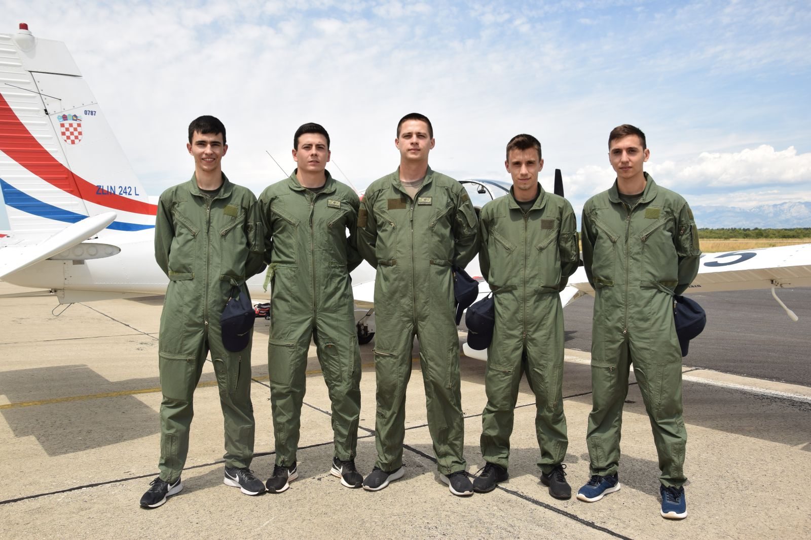 https://www.morh.hr/wp-content/gallery/pocelo-selekcijsko-letenje-novog-narastaja-vojnih-pilota/selekcijsko_letenje_vojni_pilot_12072019_15.jpg