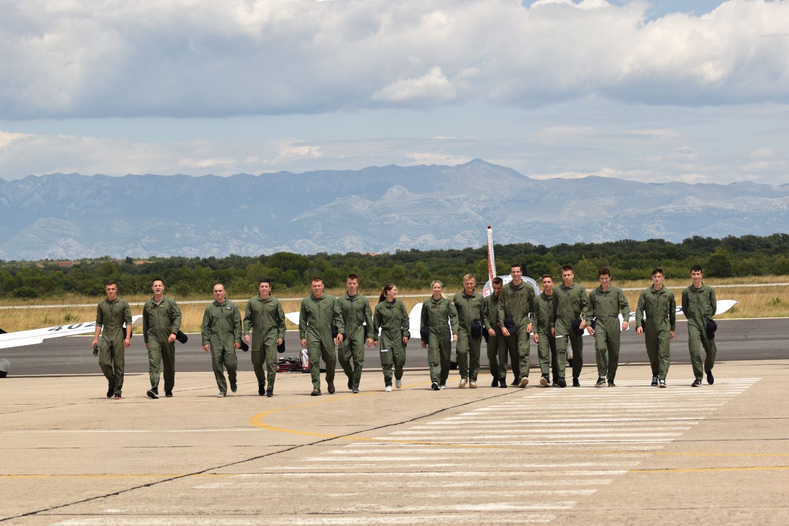 https://www.morh.hr/wp-content/gallery/pocelo-selekcijsko-letenje-novog-narastaja-vojnih-pilota/selekcijsko_letenje_vojni_pilot_12072019_18.jpg