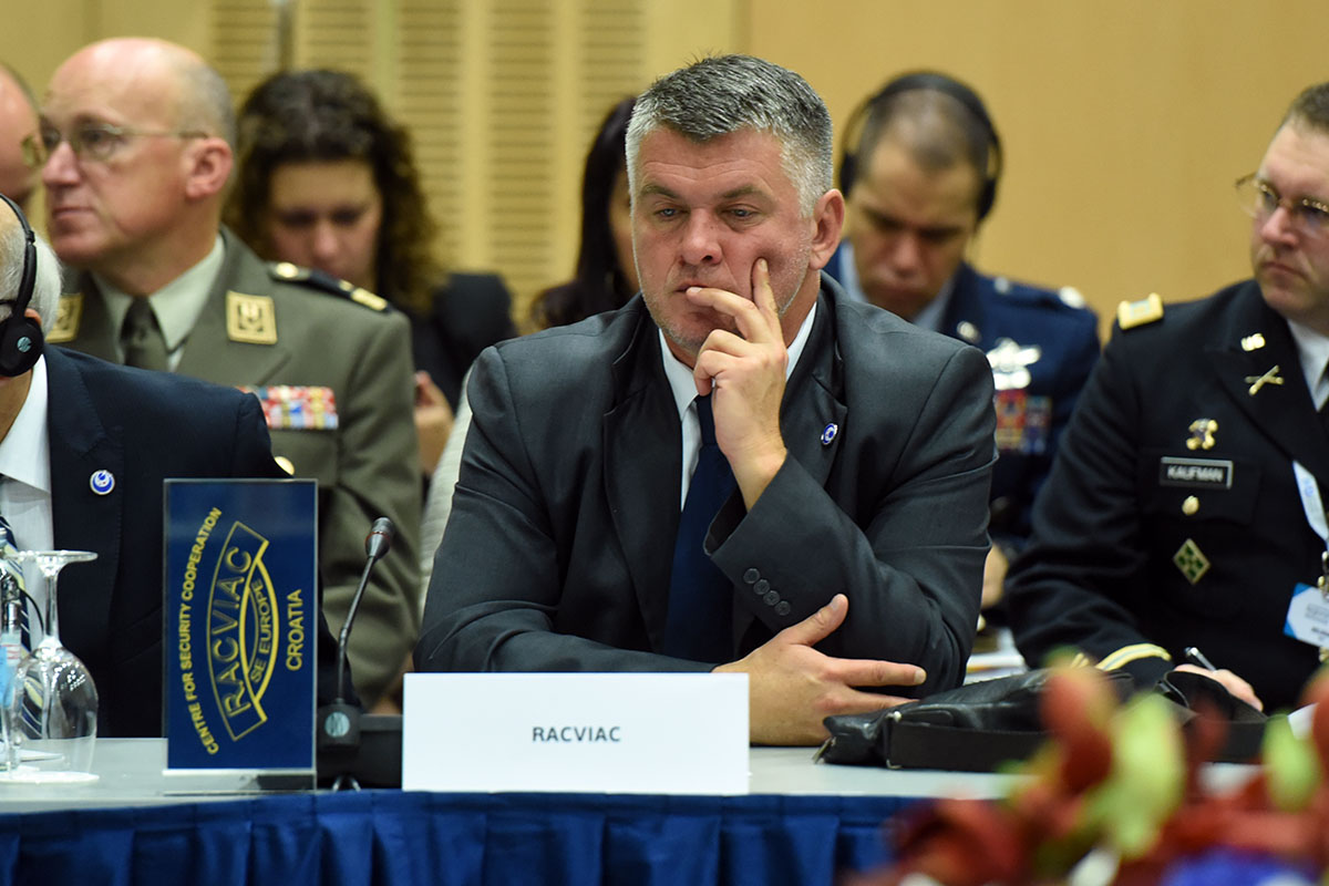 https://www.morh.hr/wp-content/gallery/poceo-sastanak-foruma-ministara-obrane-jugoistocne-europe-sedm/jfk_7542.jpg