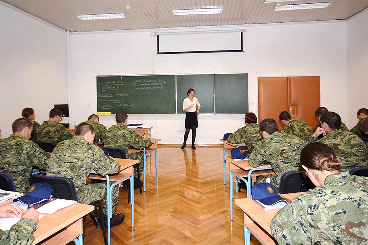 https://www.morh.hr/wp-content/gallery/pocetak-nastave-kadetima-novih-studijskih-programa-na-hvu/izobrazba_hvu_22092014_6.jpg