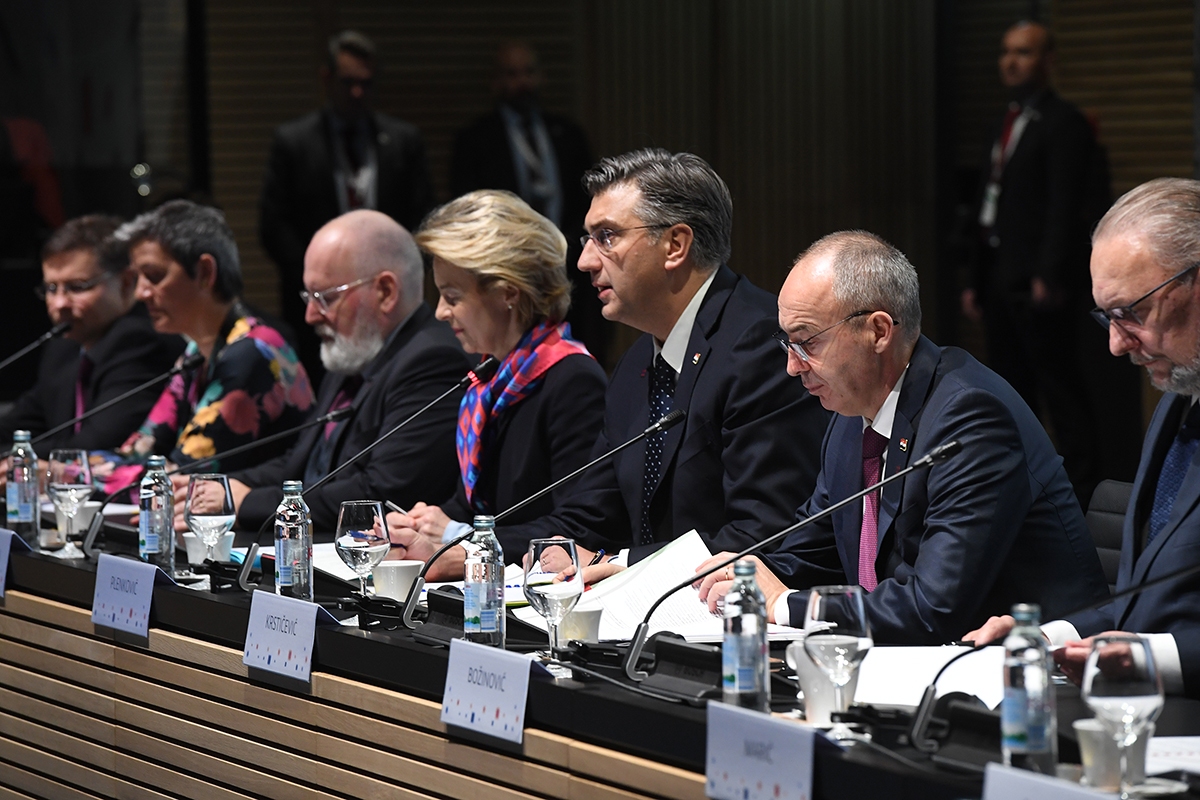 https://www.morh.hr/wp-content/gallery/pocetak-sastanka-vlade-republike-hrvatske-i-europske-komisije/20200110_pocetak_predsjedanja_eu_03.jpg