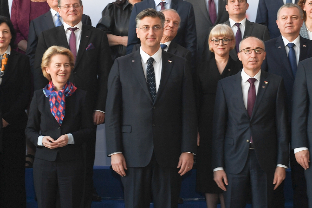 https://www.morh.hr/wp-content/gallery/pocetak-sastanka-vlade-republike-hrvatske-i-europske-komisije/20200110_pocetak_predsjedanja_eu_06.jpg