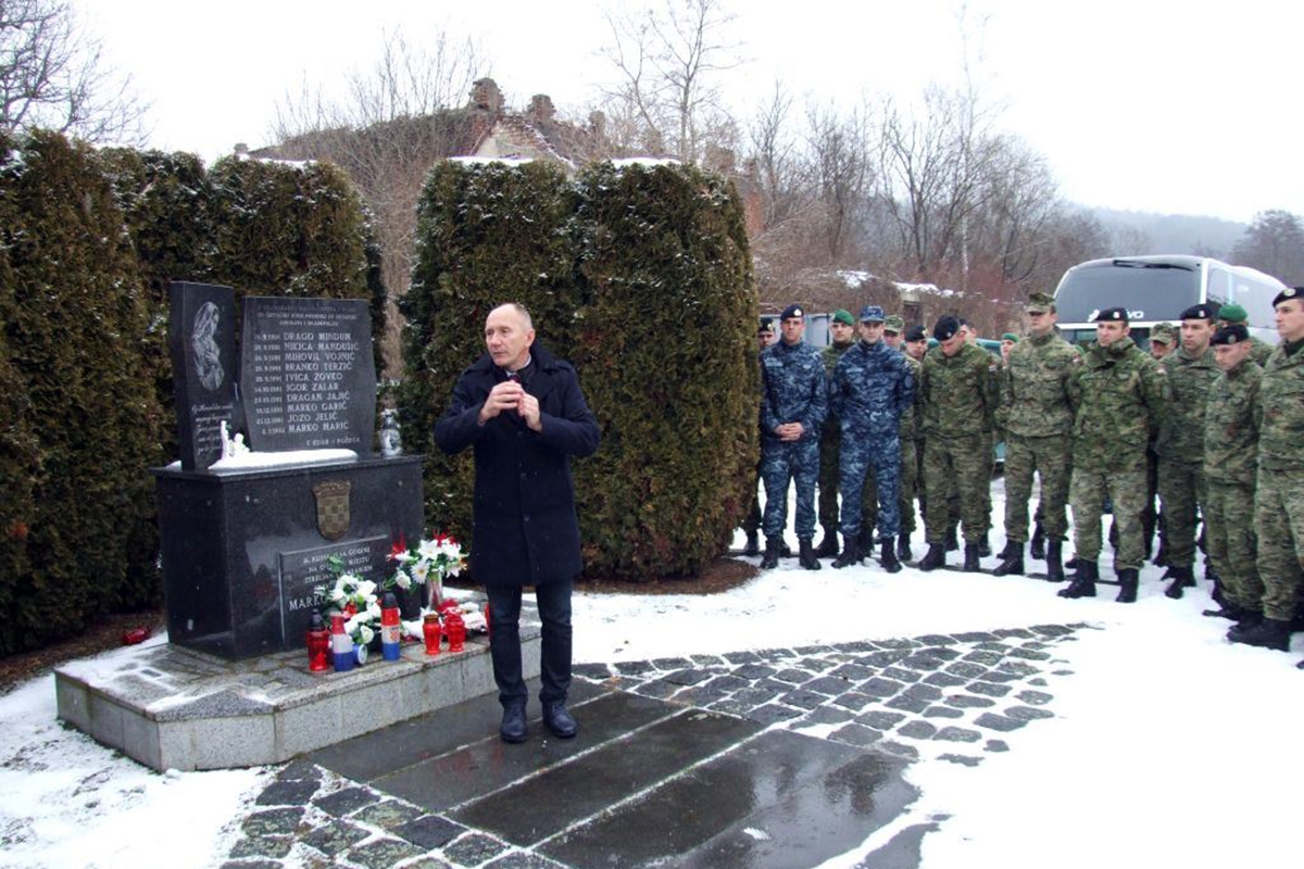 https://www.morh.hr/wp-content/gallery/polaznici-docasnicke-skole-u-pozesko-slavonskoj-zupaniji/docasnicka_skola_pozesko_slavonska_zupanija_310119_03.jpg