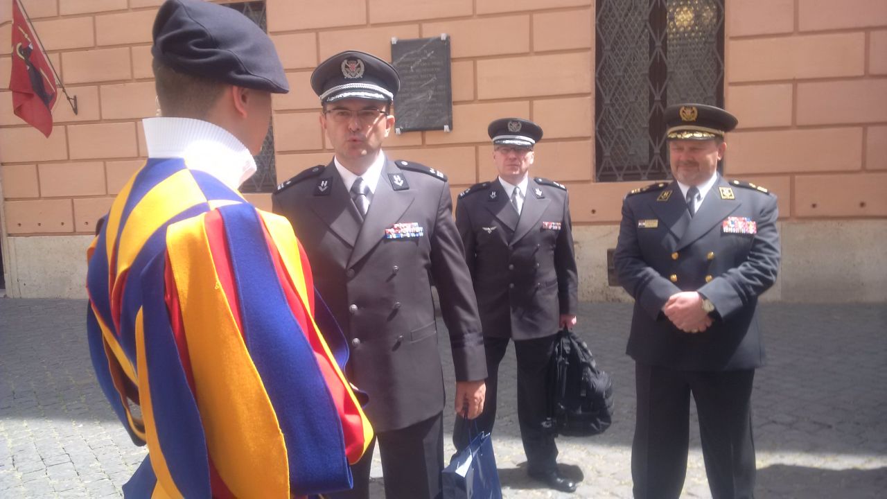 https://www.morh.hr/wp-content/gallery/polaznici-ratne-skole-posjetili-italiju-i-svetu-stolicu/ratna_02052017_08.jpg