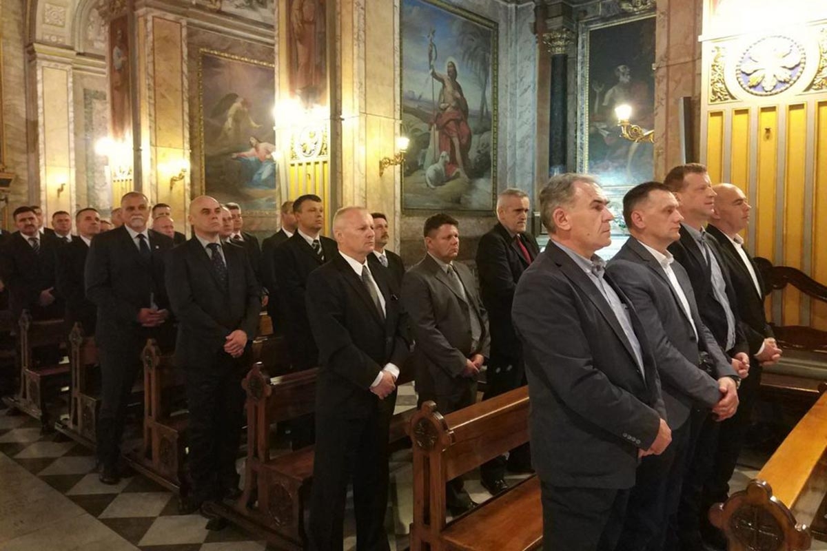 https://www.morh.hr/wp-content/gallery/polaznici-ratne-skole-u-posjetu-talijanskoj-republici-i-vatikanu/italija_vatikan_02052018_14.jpg