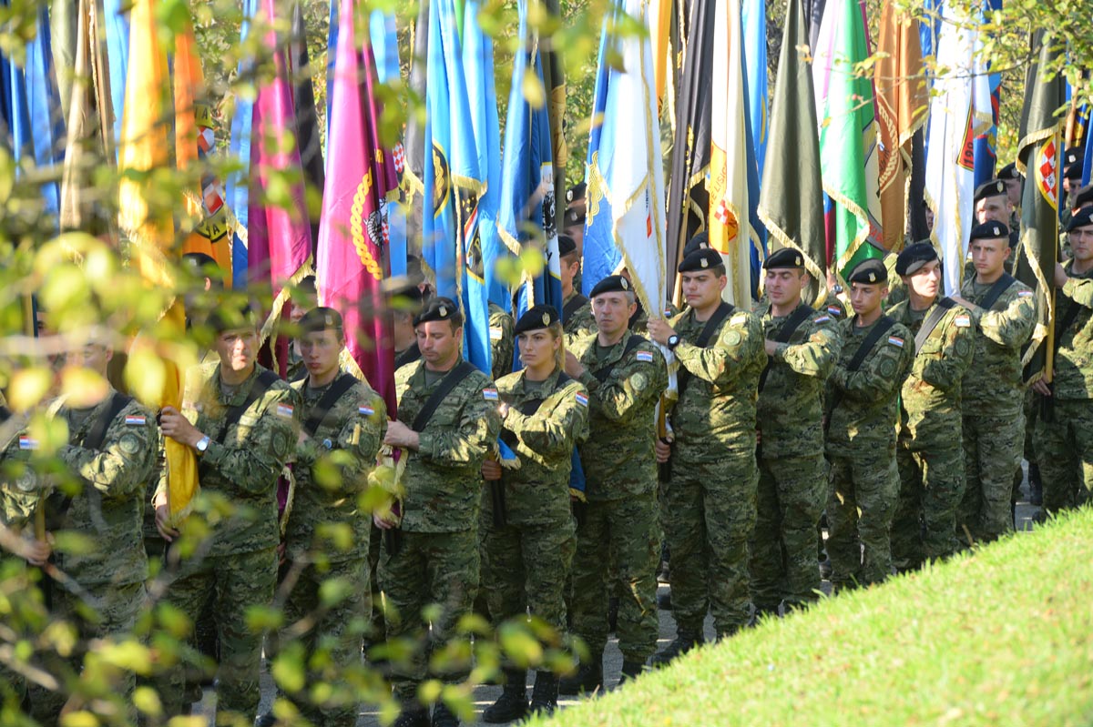 https://www.morh.hr/wp-content/gallery/poljski-ministar-obrane-na-25-vojno-redarstvenom-hodocascu/krizni_put_01102017_05.jpg