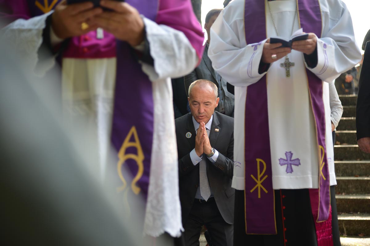 https://www.morh.hr/wp-content/gallery/poljski-ministar-obrane-na-25-vojno-redarstvenom-hodocascu/krizni_put_01102017_06.jpg