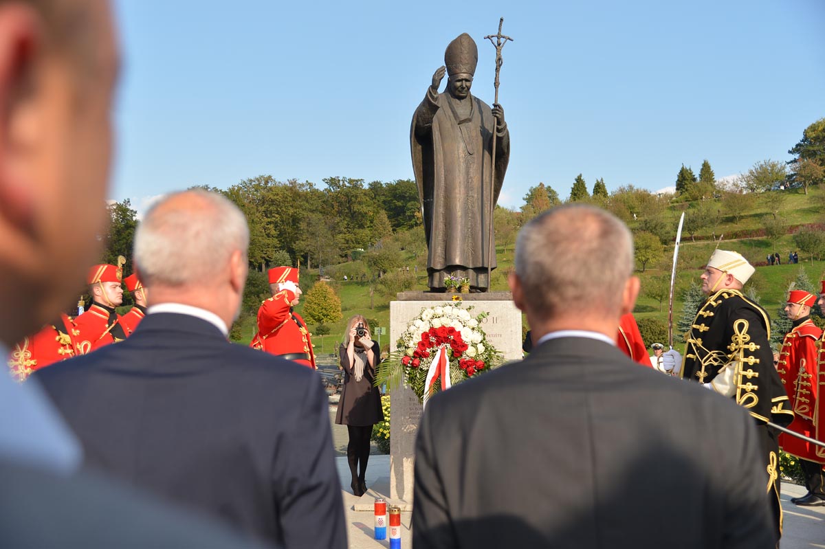https://www.morh.hr/wp-content/gallery/poljski-ministar-obrane-na-25-vojno-redarstvenom-hodocascu/krizni_put_01102017_14.jpg