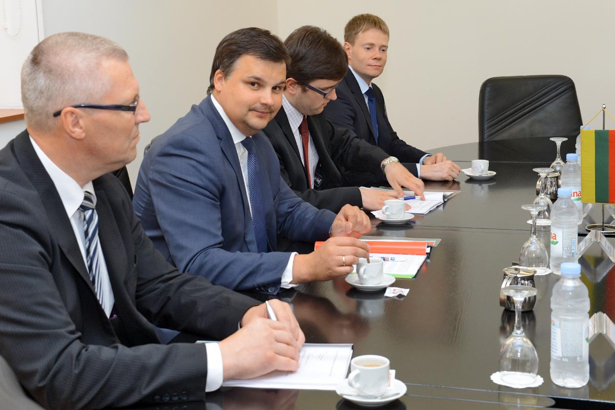 https://www.morh.hr/wp-content/gallery/pomocnica-ministra-obrane-primila-litvanskog-pomocnika-ministra-obrane/zmo_29052014_5.jpg