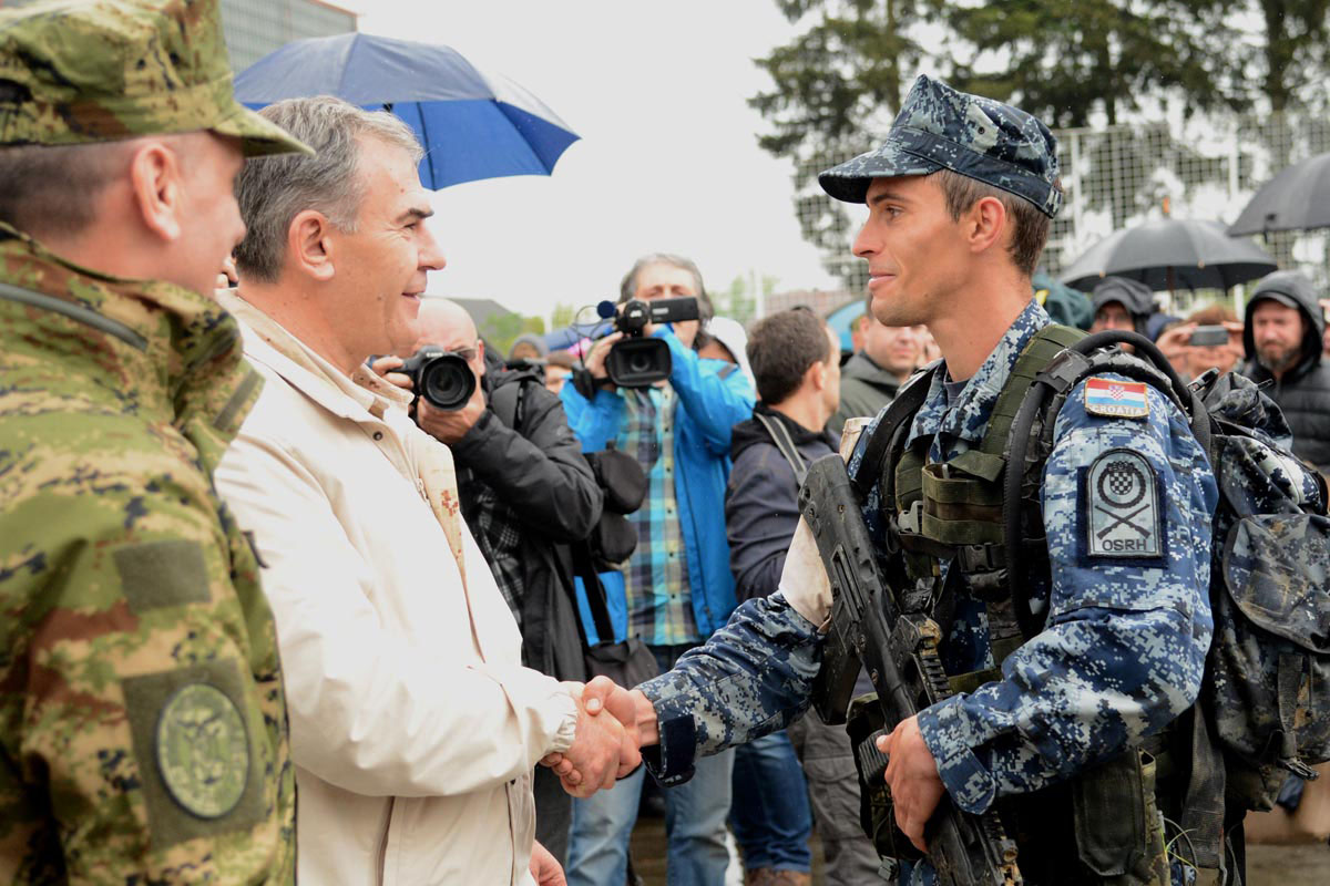 https://www.morh.hr/wp-content/gallery/porucnik-korvete-ante-jovic-prvi-za-hrvatsku-2016/najvojnik_jk_12052016_18.jpg