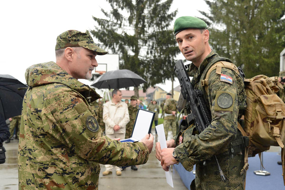 https://www.morh.hr/wp-content/gallery/porucnik-korvete-ante-jovic-prvi-za-hrvatsku-2016/najvojnik_jk_12052016_23.jpg