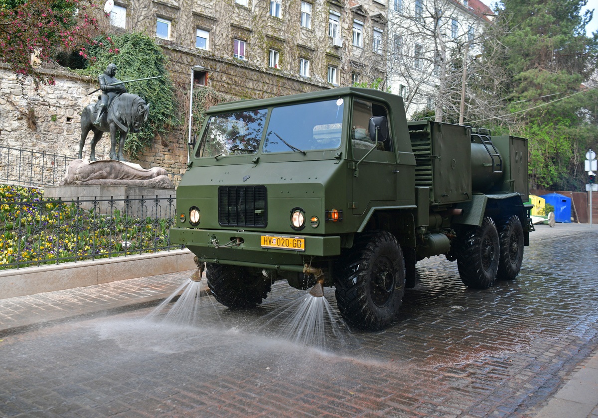 https://www.morh.hr/wp-content/gallery/poruka-hv-a-zagrebu-dajete-nam-snagu-za-dalje-ostanite-doma-idemo-u-nove-pobjede/20200323-0552-potres-zg.jpg