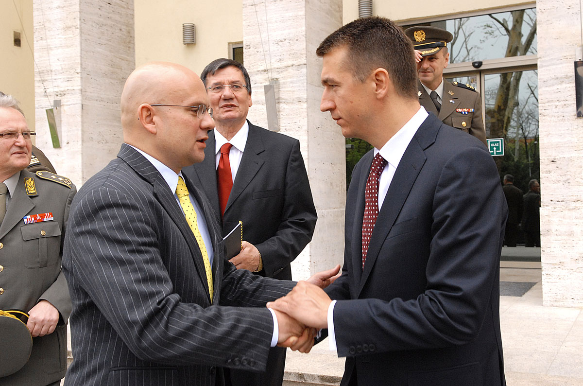 https://www.morh.hr/wp-content/gallery/posjet-dravnog-tajnika-mo-republike-srbije-morh-u/dtmosr_20100422_2.jpg