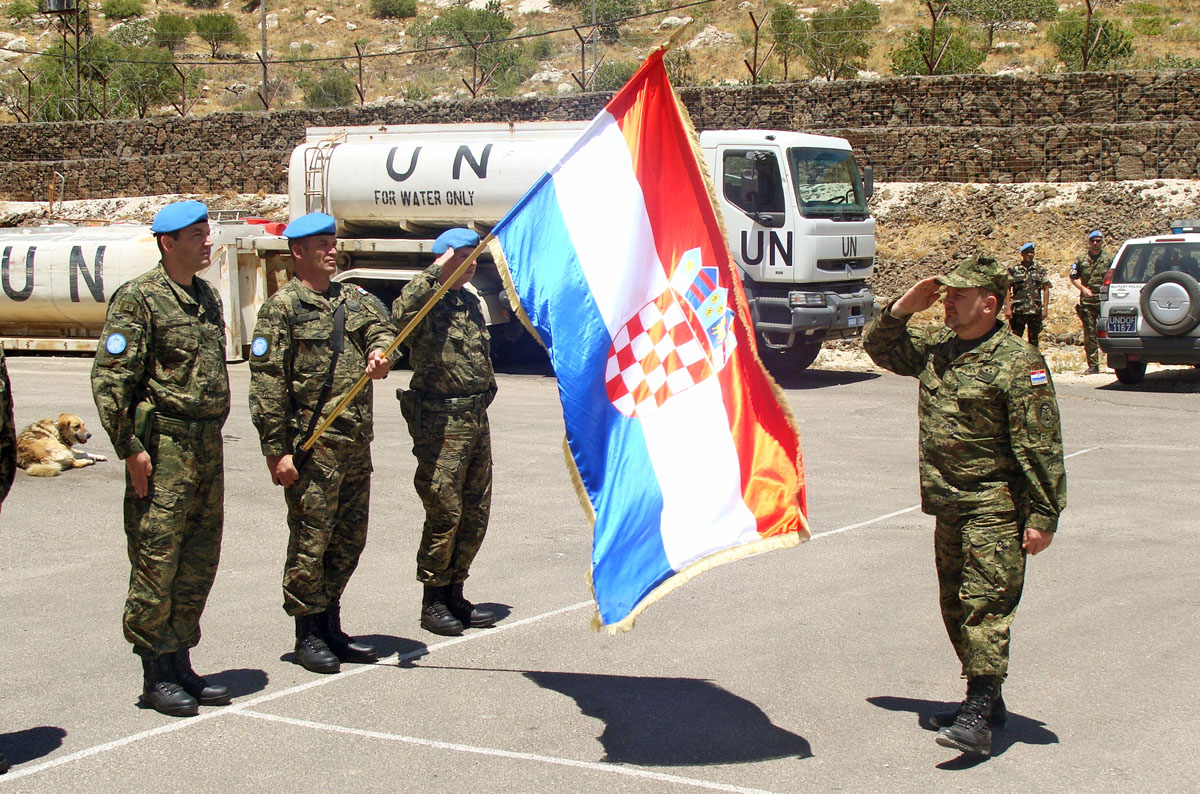 https://www.morh.hr/wp-content/gallery/posjet-izaslanstva-os-rh-misiji-undof-lipanj-2010/undof00062010_3.jpg