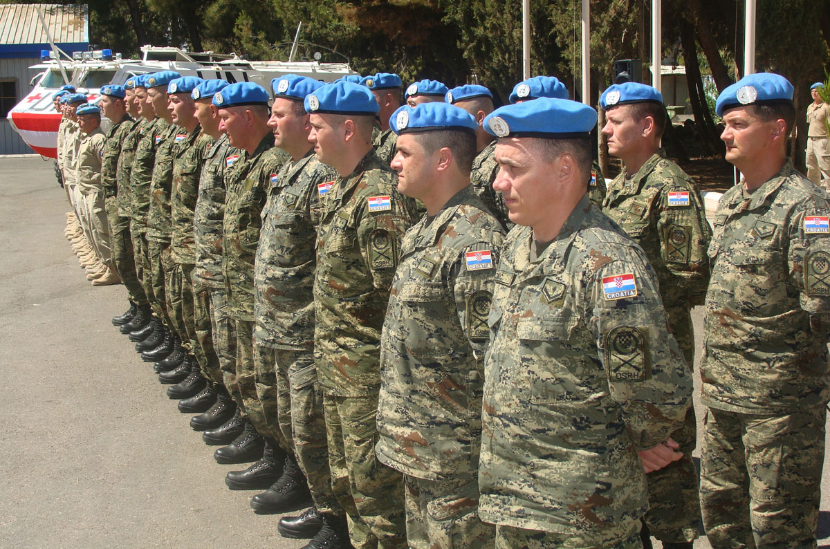 https://www.morh.hr/wp-content/gallery/posjet-izaslanstva-os-rh-misiji-undof-lipanj-2010/undof00062010_4.jpg
