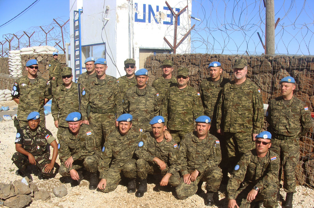 https://www.morh.hr/wp-content/gallery/posjet-izaslanstva-os-rh-misiji-undof-lipanj-2010/undof00062010_9.jpg
