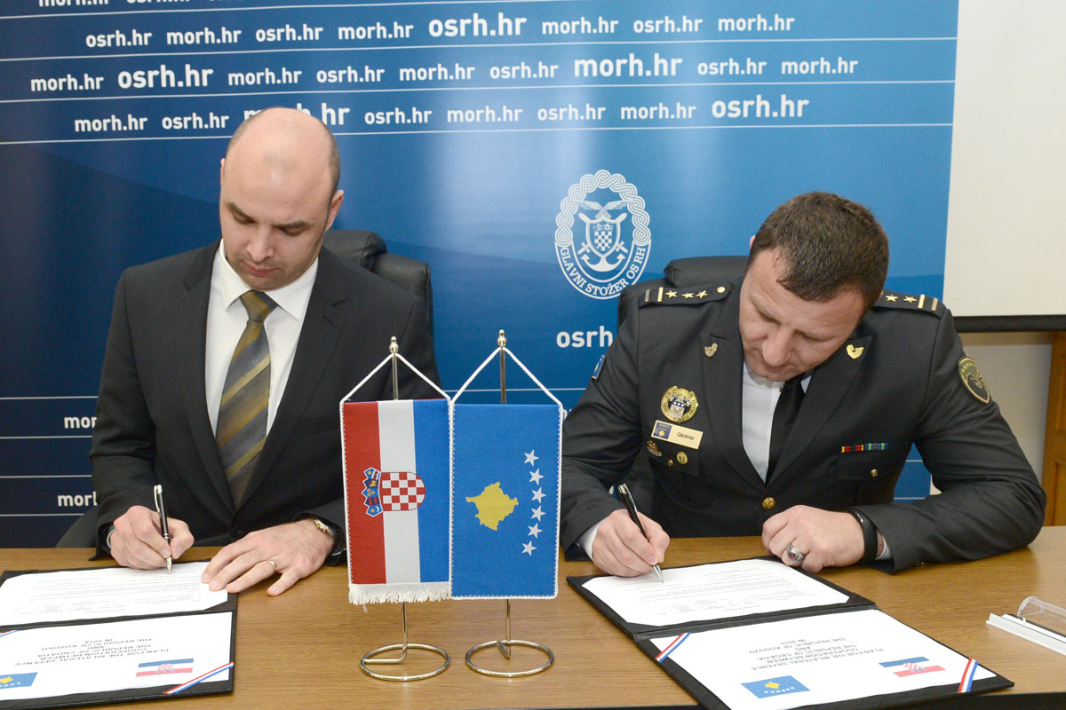 https://www.morh.hr/wp-content/gallery/posjet-ministra-kosovskih-snaga-sigurnosti-morh-u/mo_kosovo_24032015_15.jpg