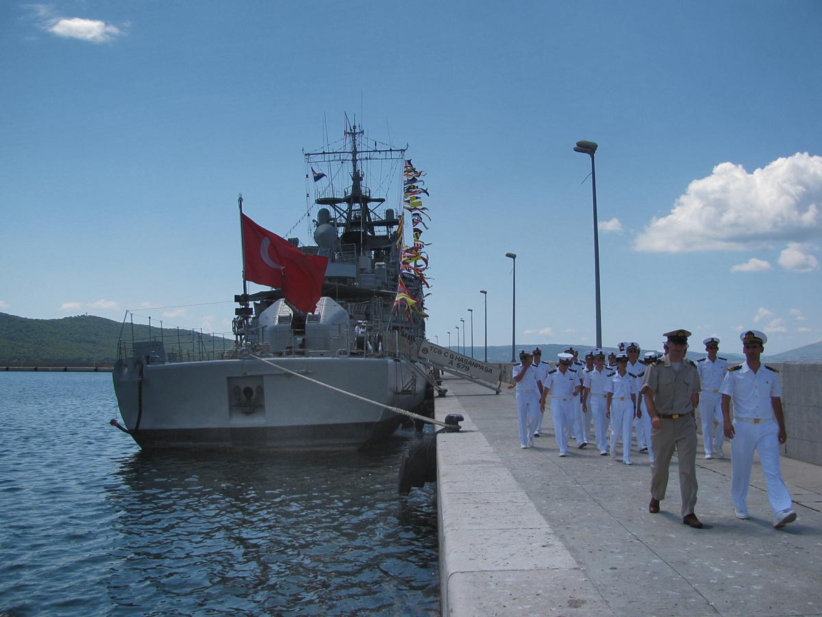 https://www.morh.hr/wp-content/gallery/posjet-turskog-broda-hrm-u/hansapasa_26072012_03.jpg