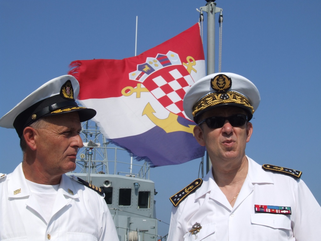 https://www.morh.hr/wp-content/gallery/posjet-zapovijednika-francuske-mornarice-hrm-u/forissiera_060709_6.jpg