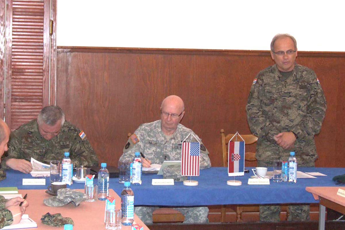 https://www.morh.hr/wp-content/gallery/posjet-zapovjednika-nacionalne-garde-minnesote-divuljama-17052012/nash_17052012_2.jpg