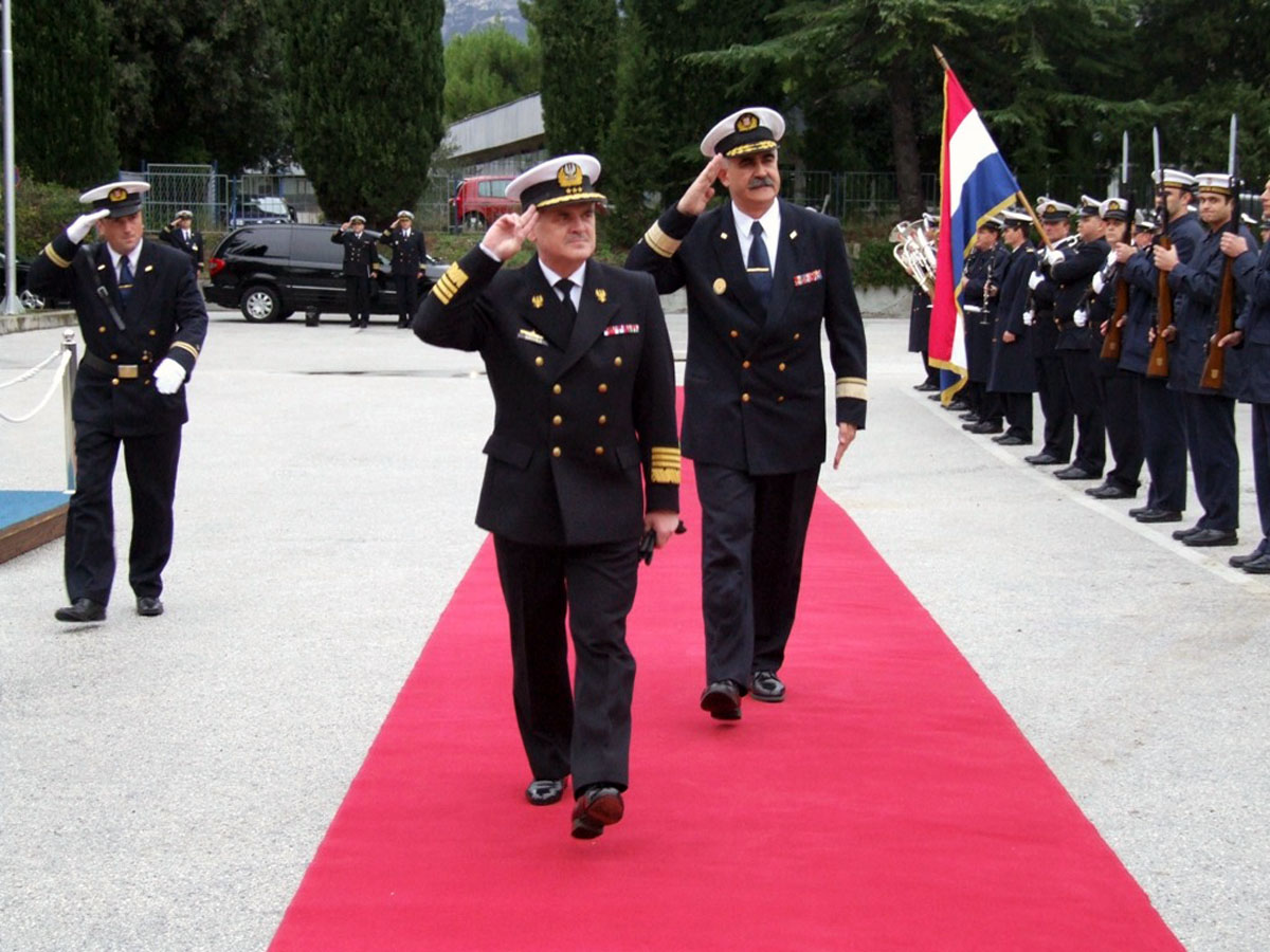 https://www.morh.hr/wp-content/gallery/posjet-zapovjednika-poljske-ratne-mornarice-hrm-u-02122010/hrm_01_20101202_v.jpg