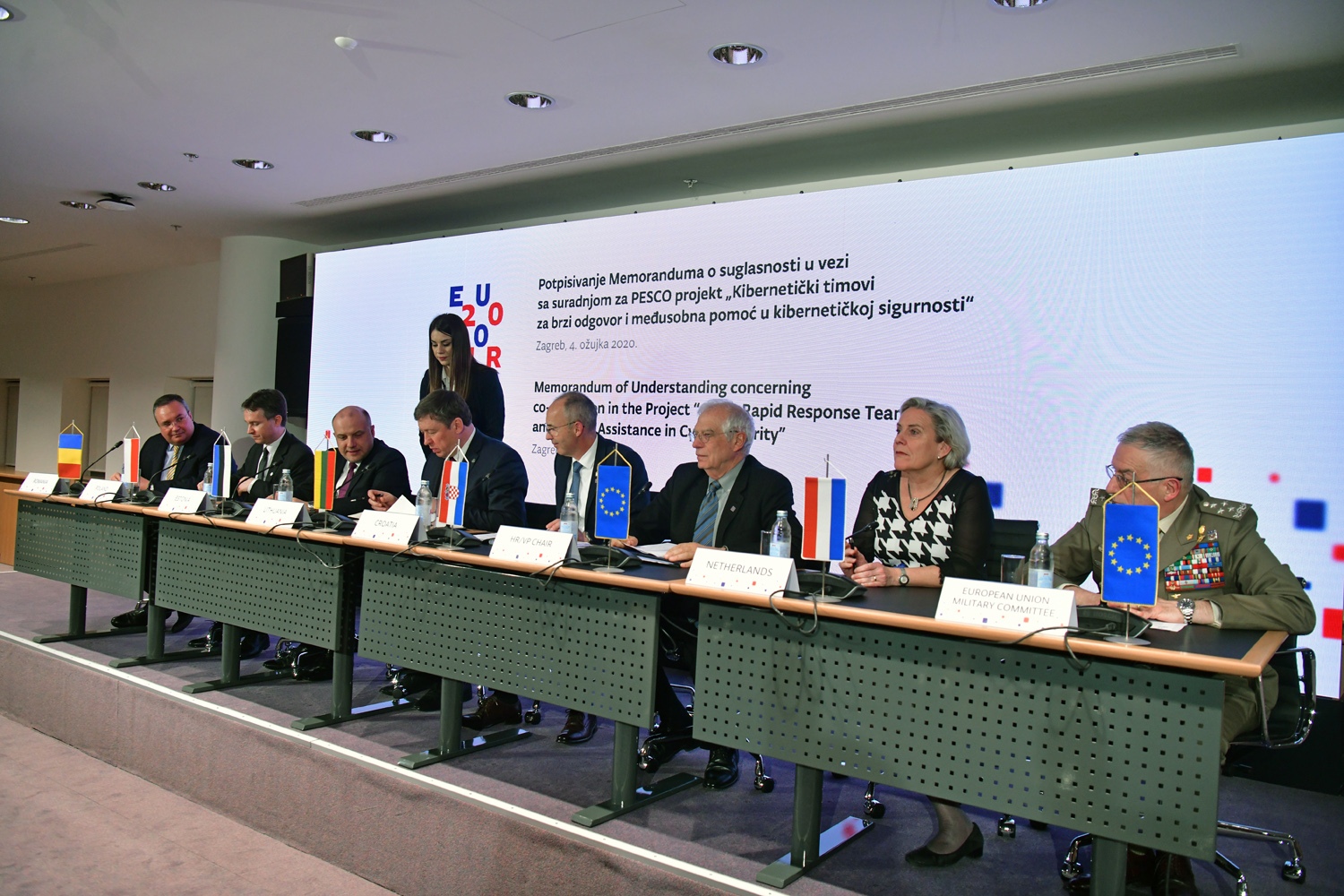 https://www.morh.hr/wp-content/gallery/potpisan-memorandum-za-pesco-projekt-u-podrucju-kiberneticke-sigurnosti-1/20200304-pesco-03.jpg