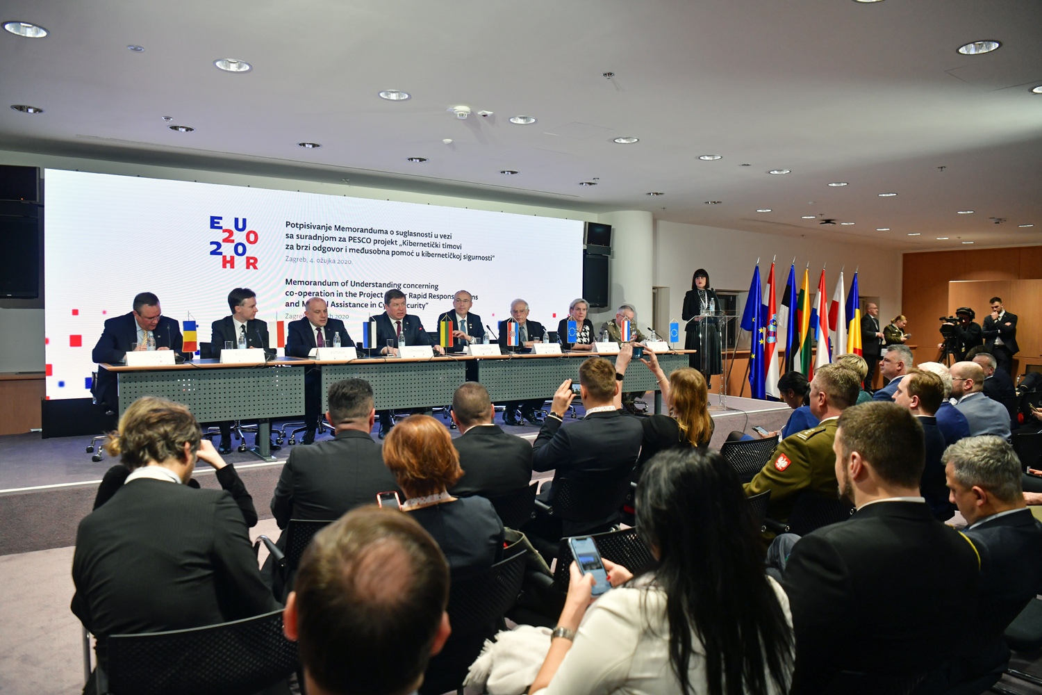 https://www.morh.hr/wp-content/gallery/potpisan-memorandum-za-pesco-projekt-u-podrucju-kiberneticke-sigurnosti-1/20200304-pesco-11.jpg