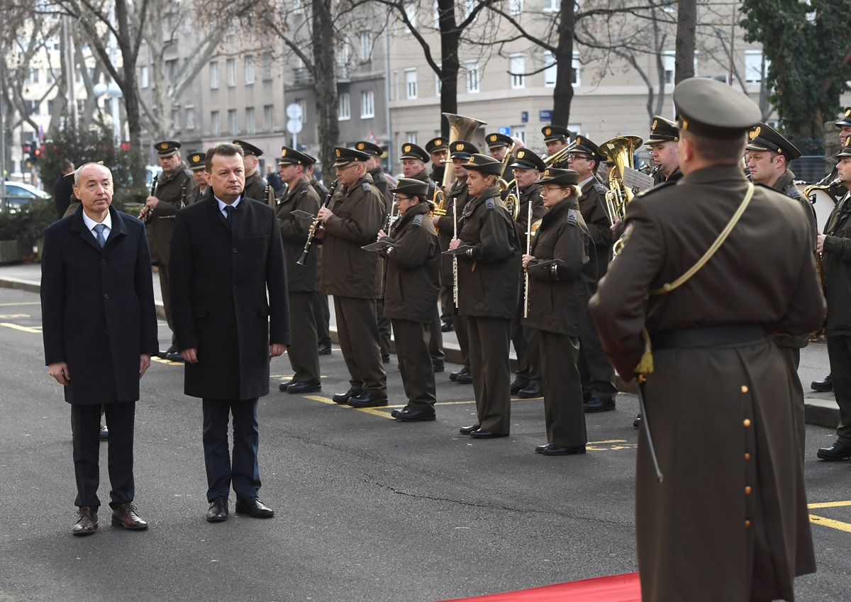 https://www.morh.hr/wp-content/gallery/potpisan-sporazum-o-obrambenoj-suradnji-hrvatske-i-poljske/krsticevic_blaszczak_zagreb_14012019_140119_06.jpg