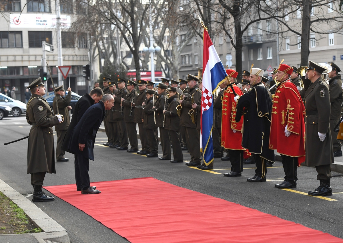 https://www.morh.hr/wp-content/gallery/potpisan-sporazum-o-obrambenoj-suradnji-hrvatske-i-poljske/krsticevic_blaszczak_zagreb_14012019_140119_10.jpg
