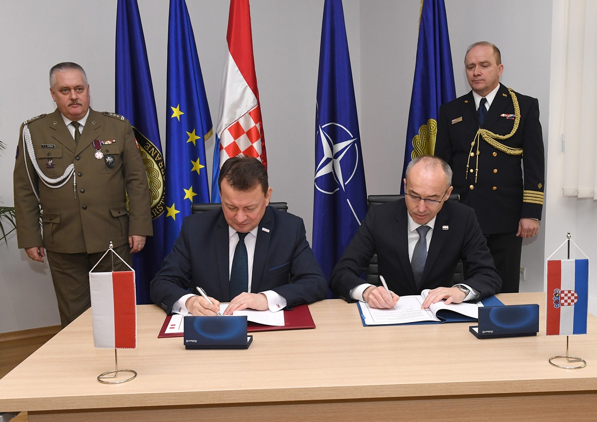 https://www.morh.hr/wp-content/gallery/potpisan-sporazum-o-obrambenoj-suradnji-hrvatske-i-poljske/krsticevic_blaszczak_zagreb_14012019_140119_27.jpg