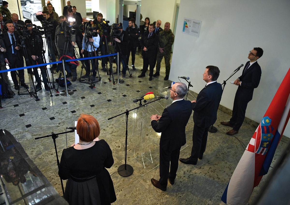 https://www.morh.hr/wp-content/gallery/potpisan-sporazum-o-obrambenoj-suradnji-hrvatske-i-poljske/krsticevic_blaszczak_zagreb_14012019_140119_36.jpg