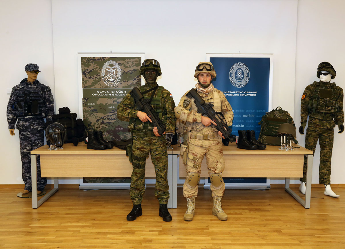 https://www.morh.hr/wp-content/gallery/potpisan-ugovor-o-nabavi-vojne-opreme-za-potrebe-os-rh/ugovor_04042016_17.jpg