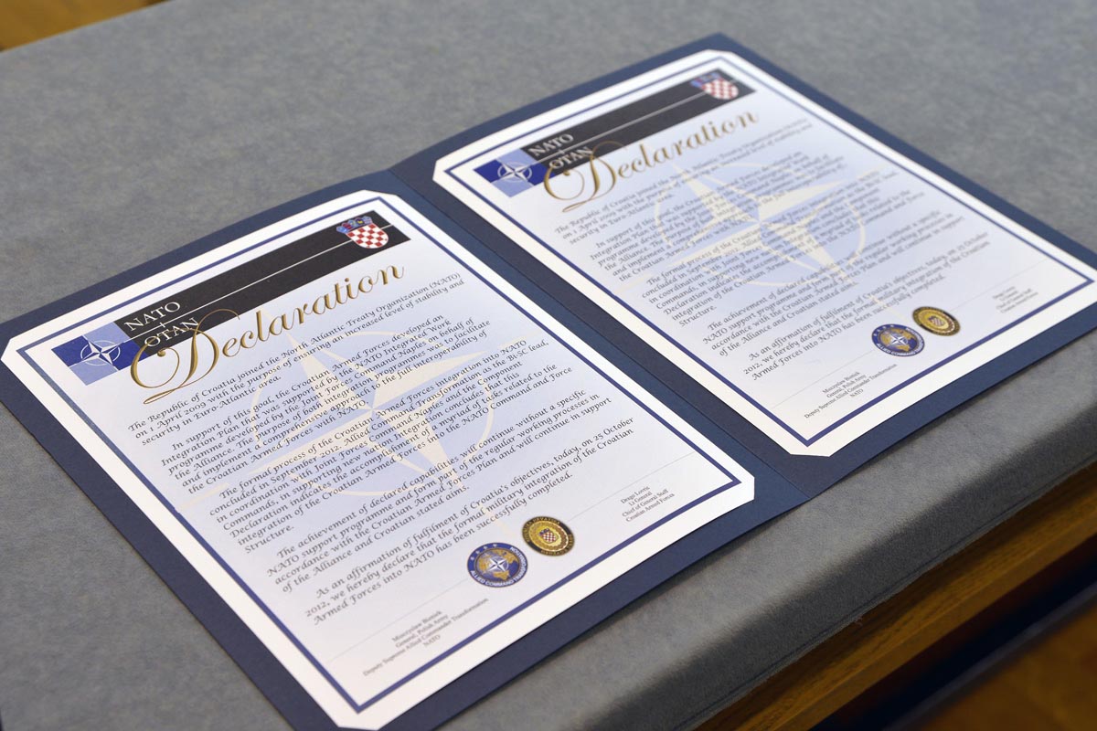 https://www.morh.hr/wp-content/gallery/potpisivanje-deklaracije-o-zavretku-integracije-os-rh-u-nato/nato_deklaracija_25102012_04.jpg