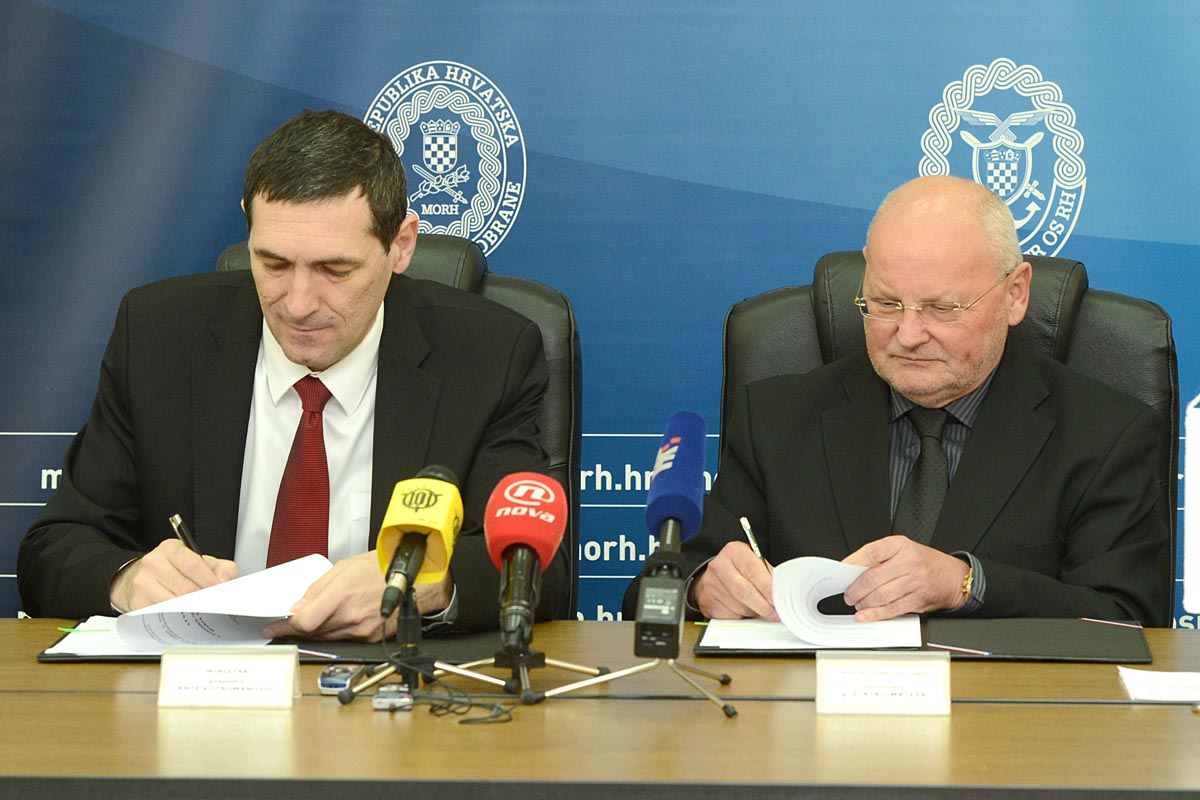 https://www.morh.hr/wp-content/gallery/potpisivanje-sporazuma-o-suradnji-izmedu-morh-a-i-hoo-a/sportasi_04032015_1.JPG