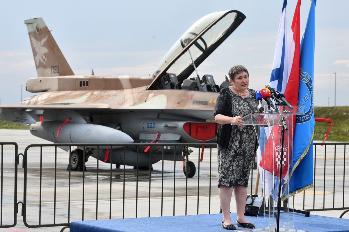 https://www.morh.hr/wp-content/gallery/povijesni-dolazak-aviona-f-16-barak-u-hrvatsku/f16_barak_hrvatska_02082018_12.jpg