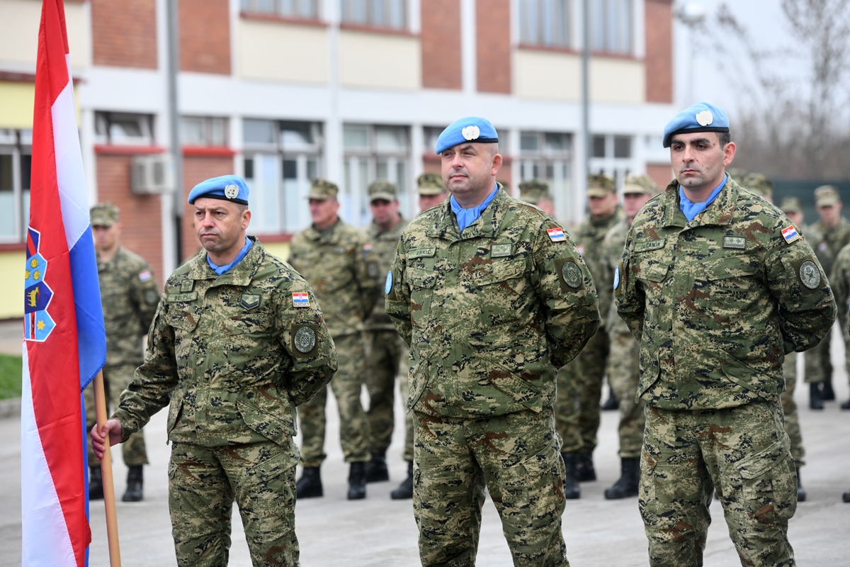 https://www.morh.hr/wp-content/gallery/povratak-1-hrvcon-a-unifil-iz-operacije-un-a-u-libanonu/docek_1hrvcon_unifil_22112018_06.jpg