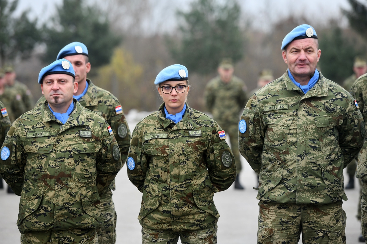 https://www.morh.hr/wp-content/gallery/povratak-1-hrvcon-a-unifil-iz-operacije-un-a-u-libanonu/docek_1hrvcon_unifil_22112018_07.jpg