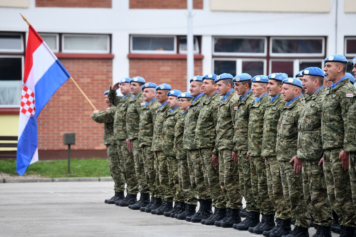 https://www.morh.hr/wp-content/gallery/povratak-1-hrvcon-a-unifil-iz-operacije-un-a-u-libanonu/docek_1hrvcon_unifil_22112018_10.jpg