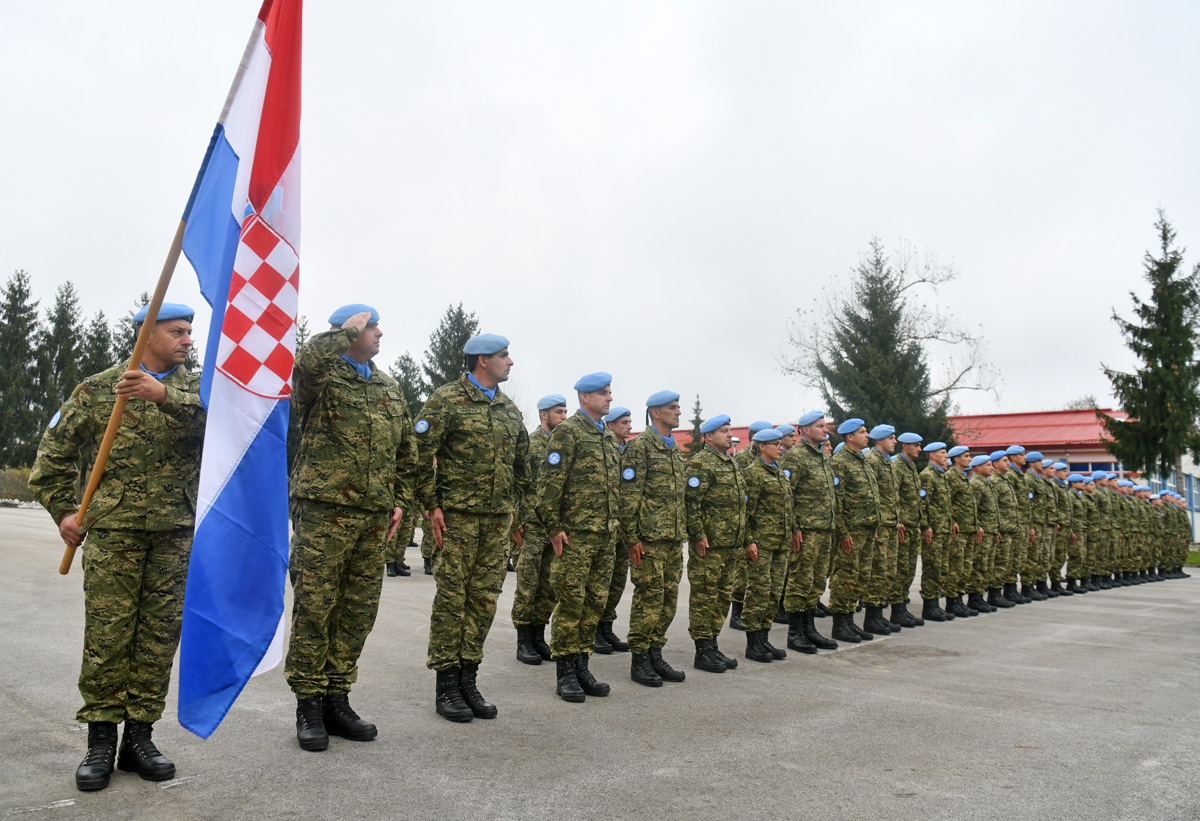 https://www.morh.hr/wp-content/gallery/povratak-1-hrvcon-a-unifil-iz-operacije-un-a-u-libanonu/docek_1hrvcon_unifil_22112018_11.jpg
