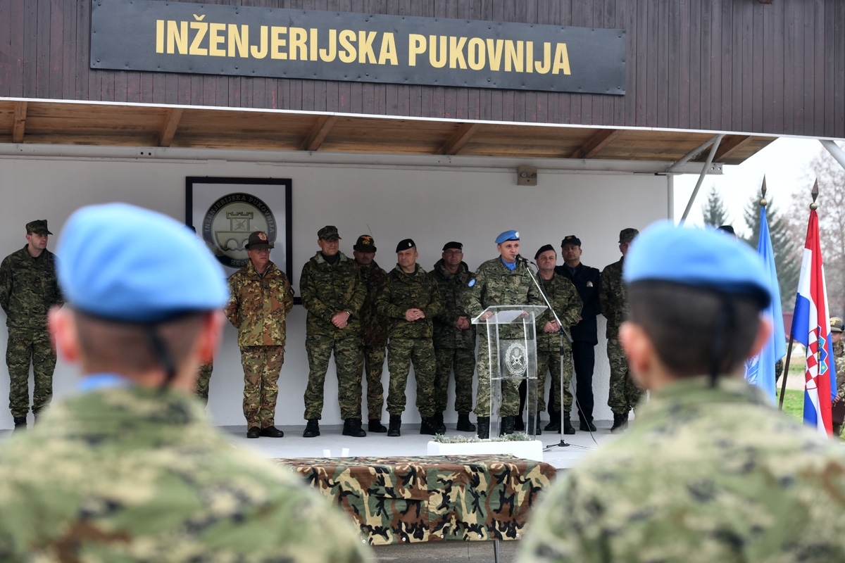 https://www.morh.hr/wp-content/gallery/povratak-1-hrvcon-a-unifil-iz-operacije-un-a-u-libanonu/docek_1hrvcon_unifil_22112018_13.jpg