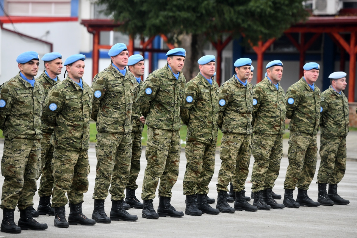 https://www.morh.hr/wp-content/gallery/povratak-1-hrvcon-a-unifil-iz-operacije-un-a-u-libanonu/docek_1hrvcon_unifil_22112018_18.jpg