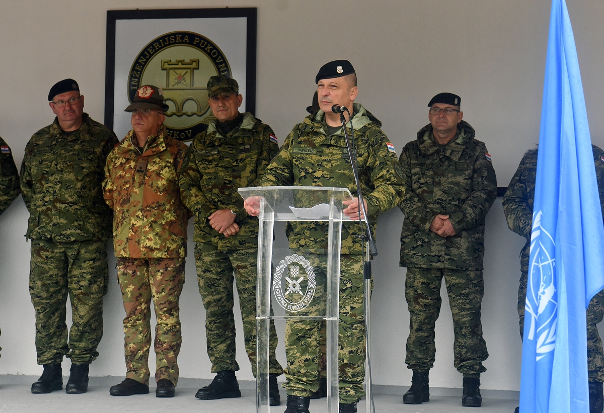https://www.morh.hr/wp-content/gallery/povratak-1-hrvcon-a-unifil-iz-operacije-un-a-u-libanonu/docek_1hrvcon_unifil_22112018_24.jpg