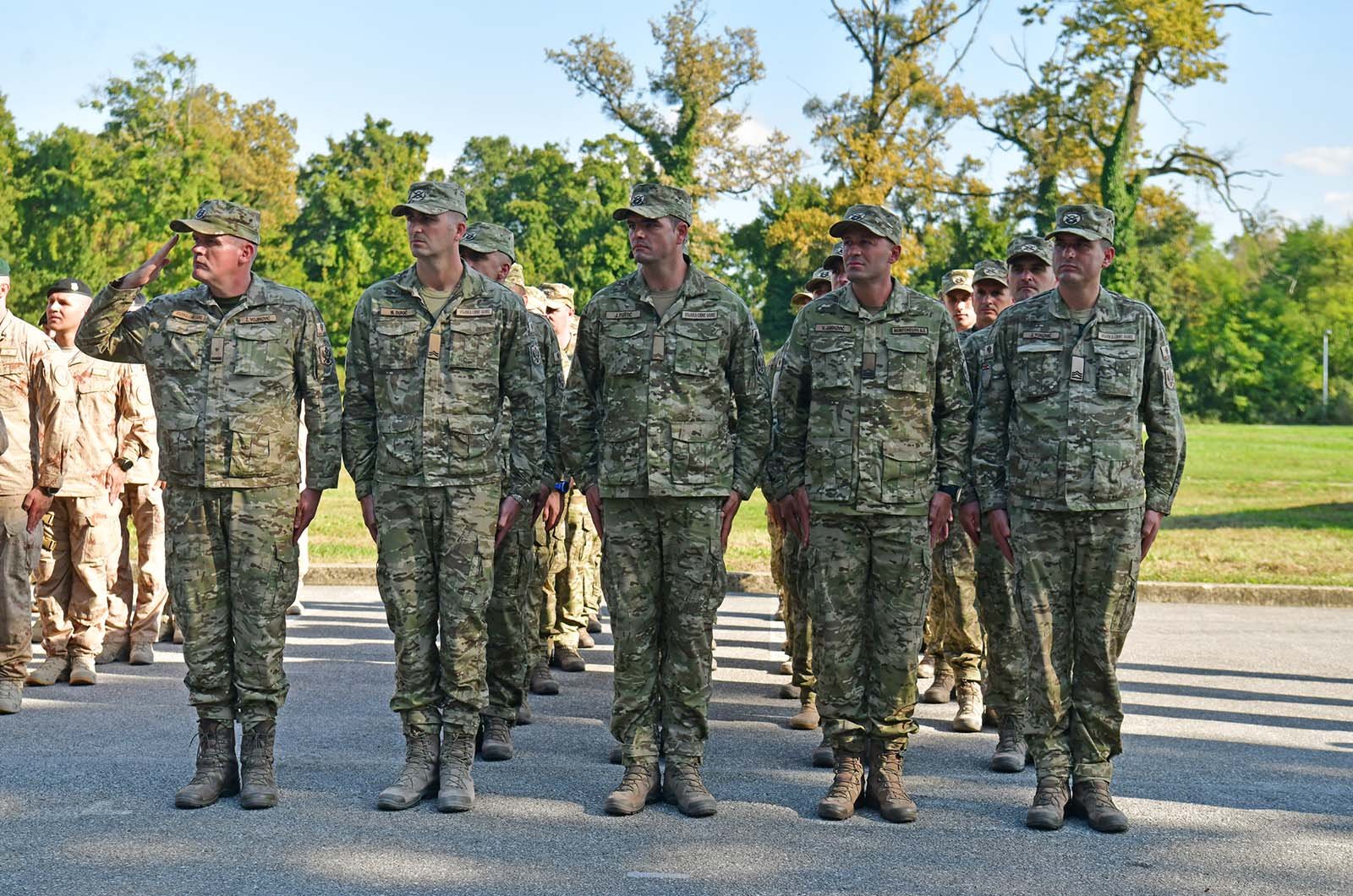 https://www.morh.hr/wp-content/gallery/povratak-10-hrvcon-a-iz-misije-resolute-support-u-afganistanu/10_hrvcon_resolute_support_nato_170919_04.jpg