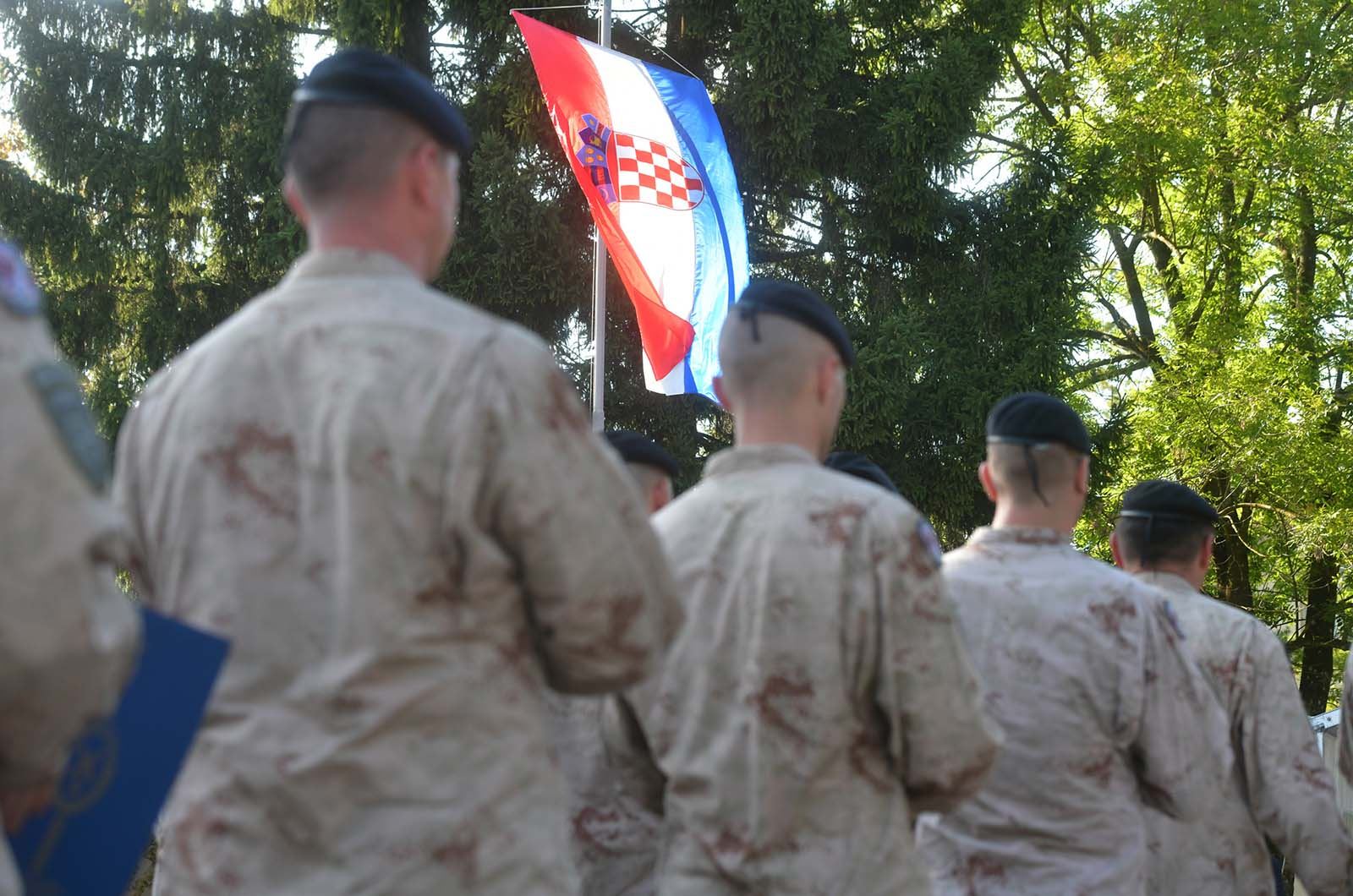 https://www.morh.hr/wp-content/gallery/povratak-10-hrvcon-a-iz-misije-resolute-support-u-afganistanu/10_hrvcon_resolute_support_nato_170919_31.jpg