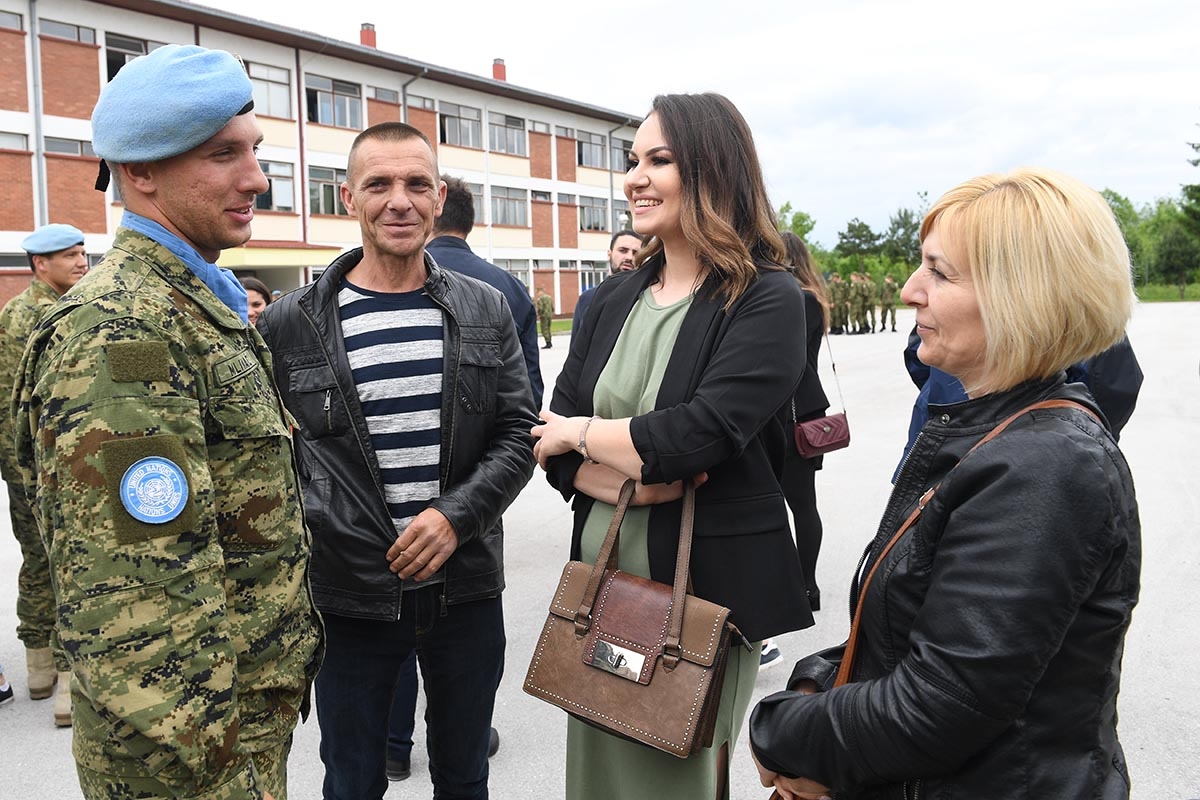 https://www.morh.hr/wp-content/gallery/povratak-2-hrvcon-a-unifil-iz-operacije-un-a-u-libanonu/povratak_2hrvcon_libanon_unifil_300519_18.jpg