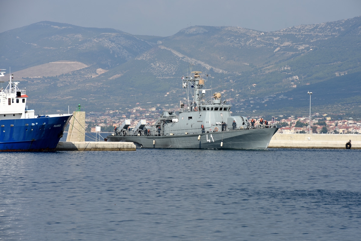 https://www.morh.hr/wp-content/gallery/povratak-broda-hrm-a-vukovar-iz-operacije-sea-guardian/povratak_rtop_vukovar_iz_operacije_sea_guardian_24092018_02.jpg