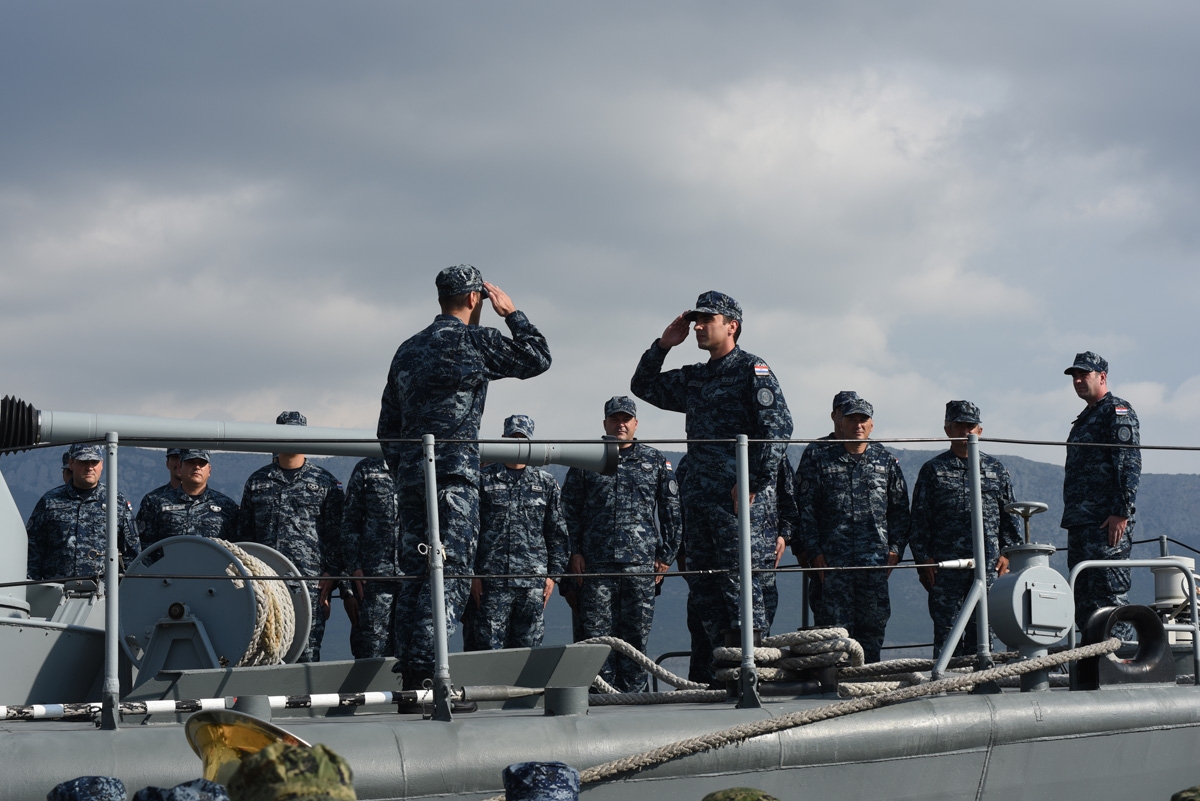 https://www.morh.hr/wp-content/gallery/povratak-broda-hrm-a-vukovar-iz-operacije-sea-guardian/povratak_rtop_vukovar_iz_operacije_sea_guardian_24092018_07.jpg